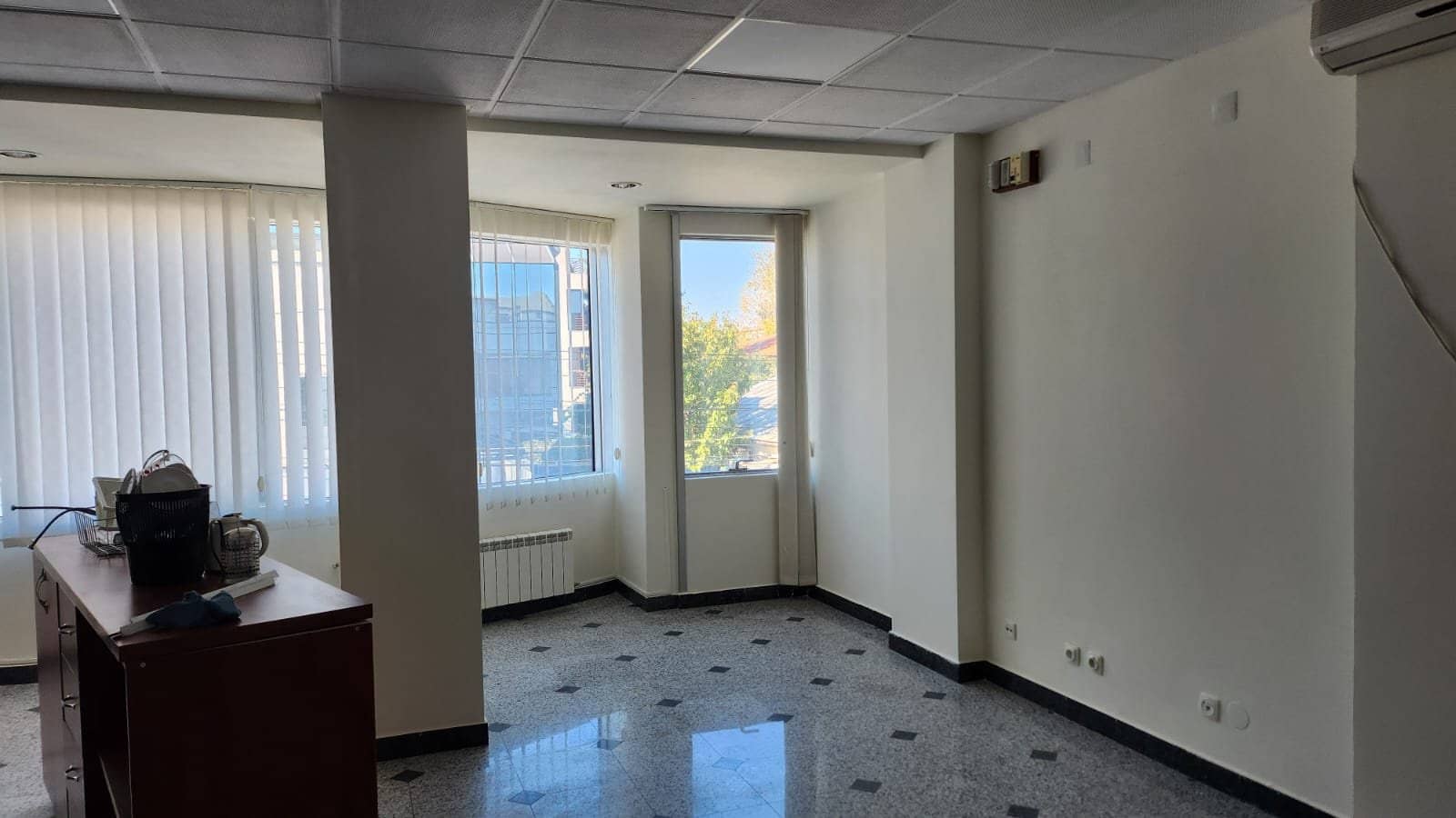 Spațiu premium birouri/clinică, 2 corpuri,12 parcări, lift, terasă - 7200 E — fotografia 18 din 34