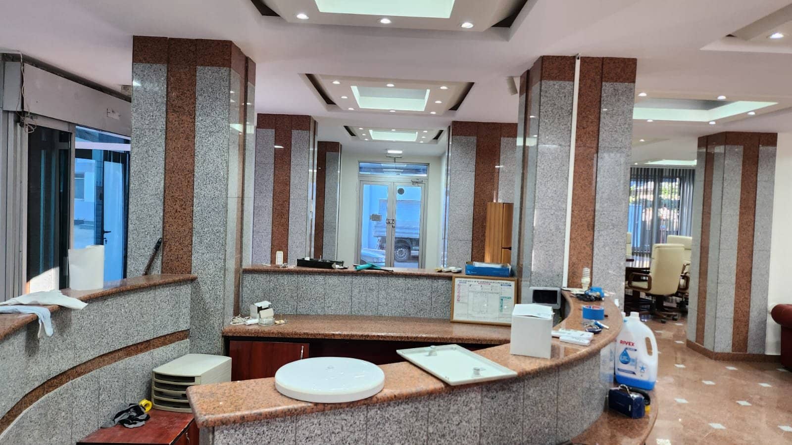 Spațiu premium birouri/clinică, 2 corpuri,12 parcări, lift, terasă - 7200 E — fotografia 15 din 34
