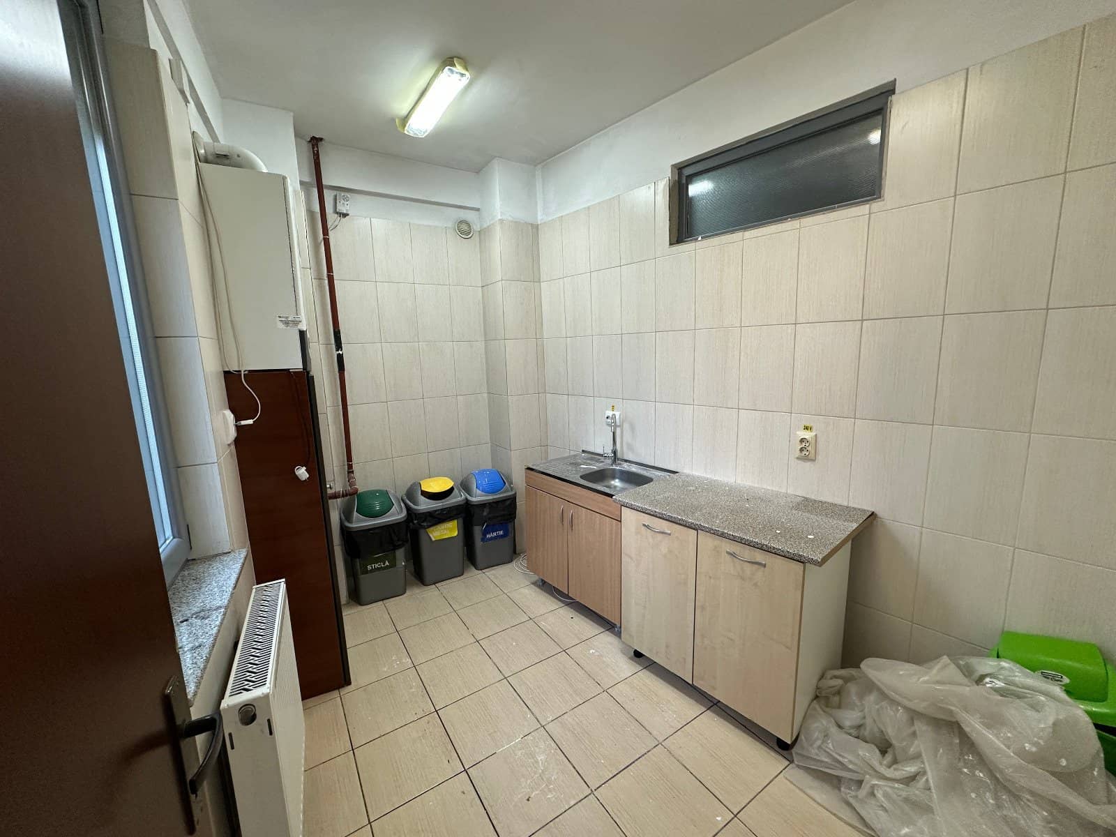 Vand clădire de birouri,cabinete. Cotroceni zona exclusivista EURO — fotografia 15 din 34