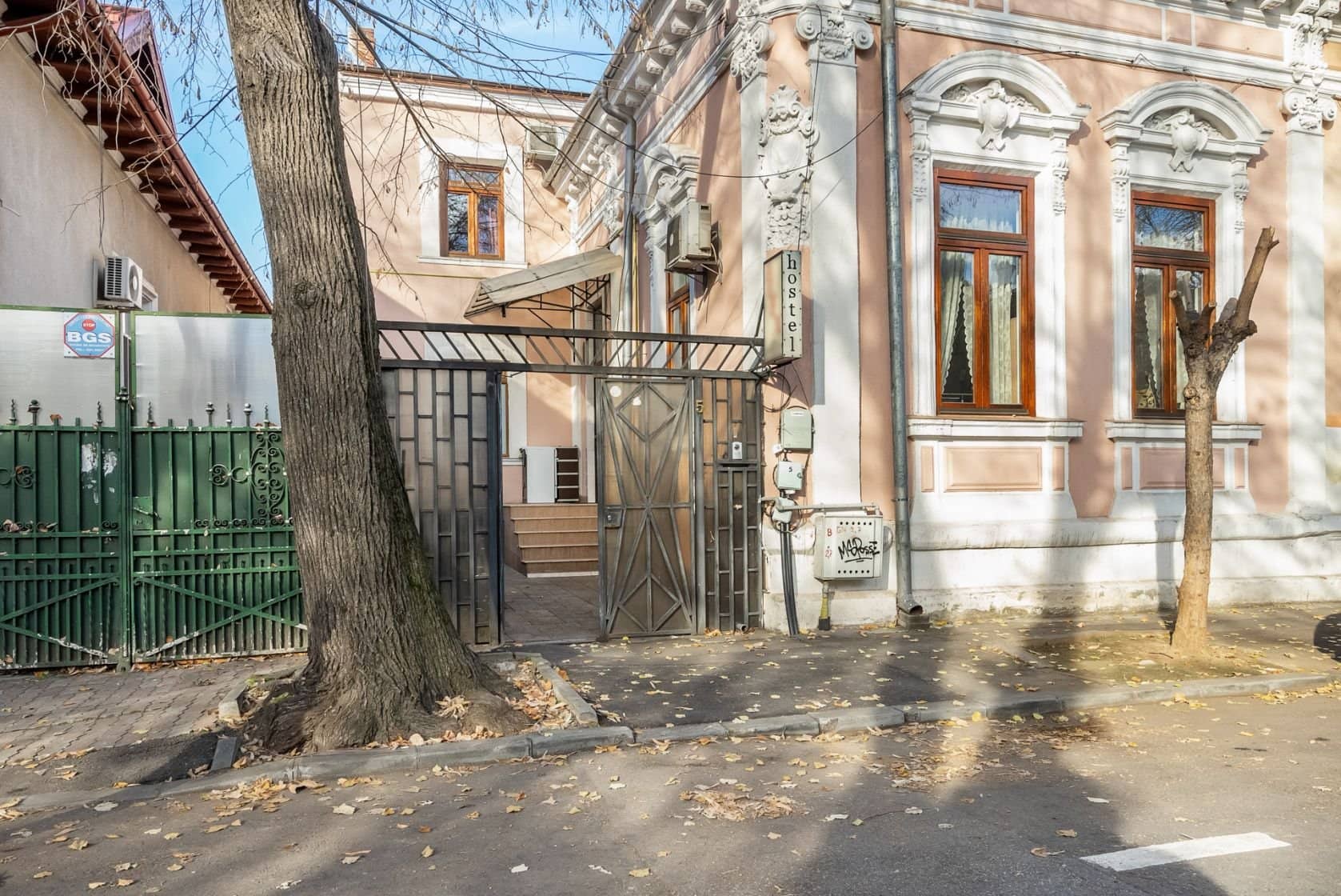 Vilă interbelică – eleganță și investiție în inima Capitalei — fotografia 3 din 16
