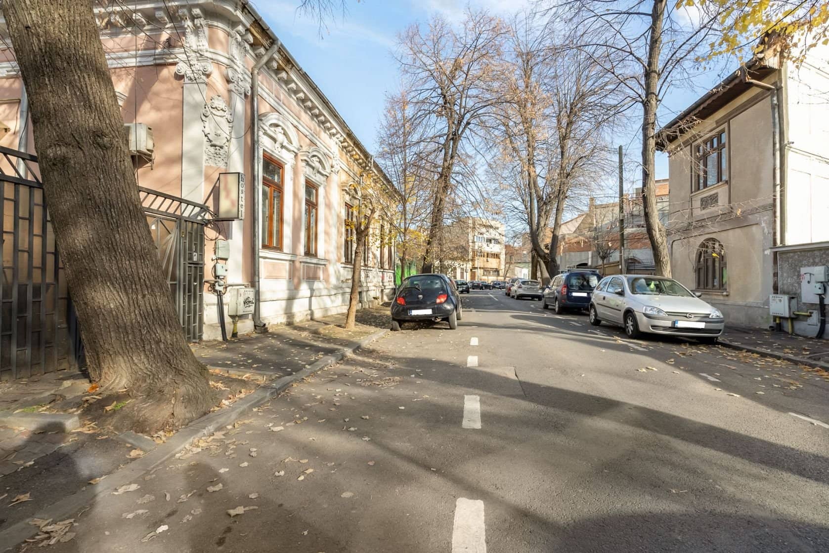 Vilă interbelică – eleganță și investiție în inima Capitalei — fotografia 2 din 16