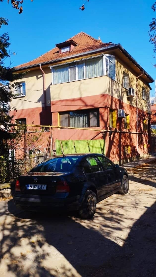 VAND PARTER+DEMISOL VILA + 416MP TEREN IN ZONA PARCUL CAROL-SOSEAUA VIILOR — fotografia 15 din 15