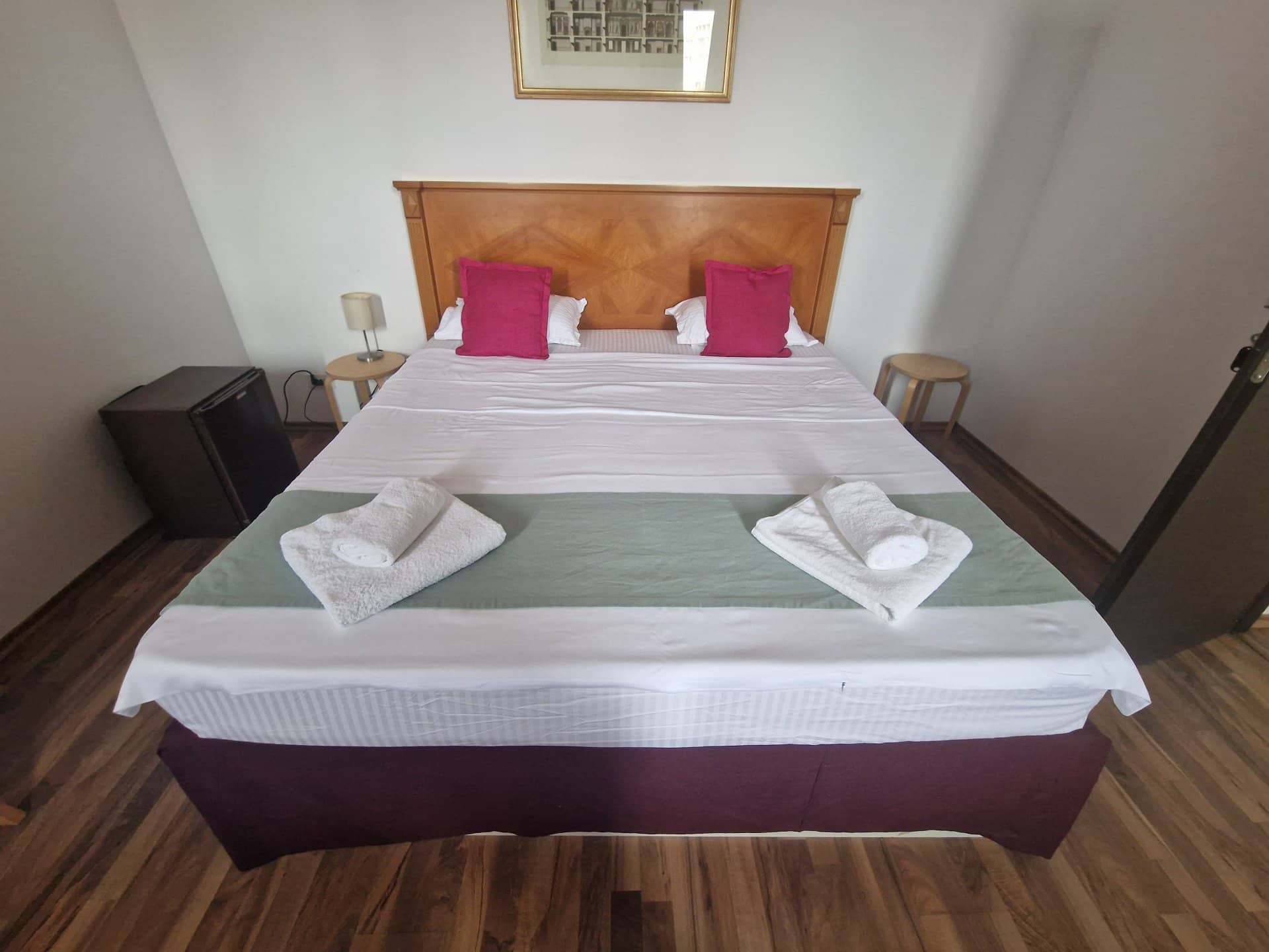 VILA 14 CAMERE, 14 BAI ZONA ROND GEORGE COSBUC, ACTUAL AIRBNB- BIROURI, OCAZIE — fotografia 5 din 6