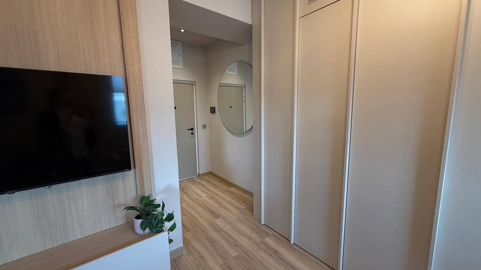 Apartament de lux zona Traian Unirii - se accepta credit si rata la dezvoltãtor. — fotografia 2 din 9