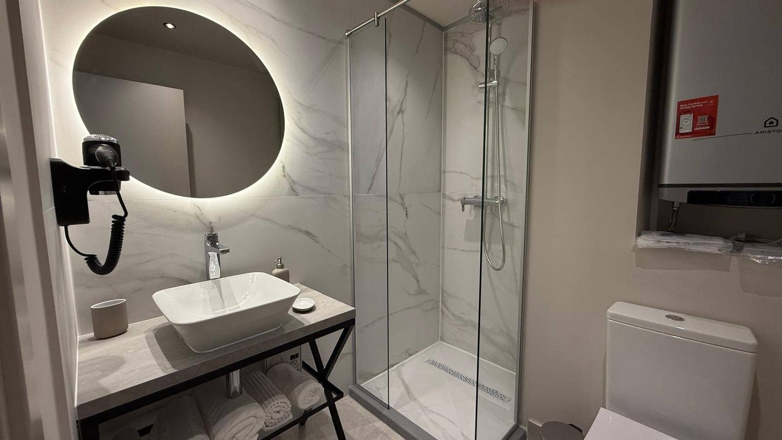 Apartament de lux zona Traian Unirii - se accepta credit si rata la dezvoltãtor. — fotografia 7 din 9