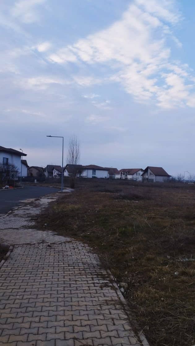 VAND TEREN INTRAVILAN 16.474 MP IN ZONA BANEASA PENTRU AFACERI/INVESTITII — fotografia 1 din 7