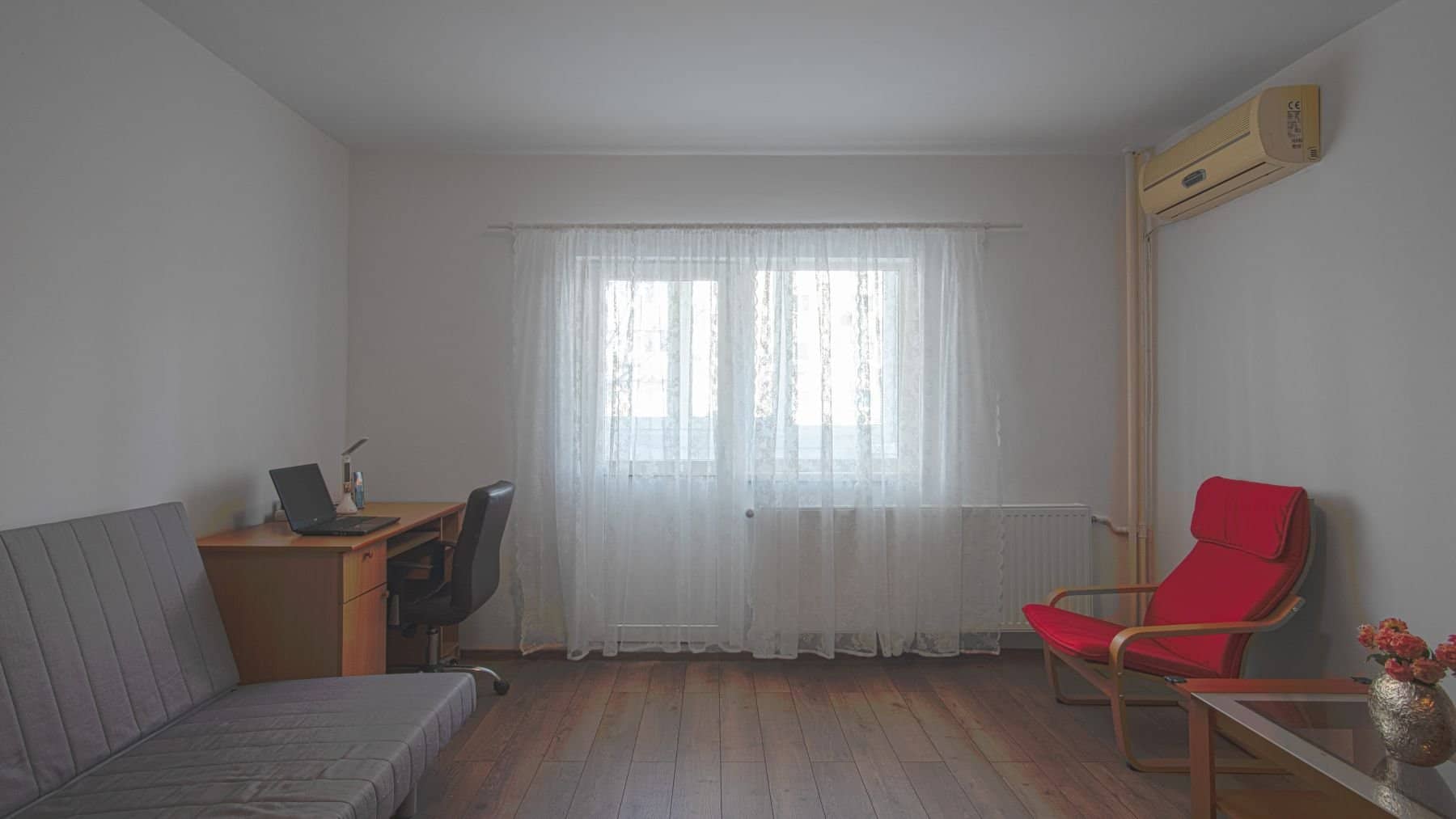 Apartament 2 camere decomandat, etaj 2, parcare inclusă — fotografia 3 din 6