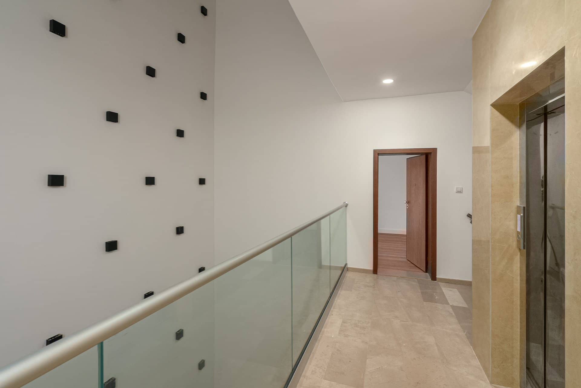 INCHIRIERE BIROURI LUX sos NORDULUI 200-250mp+ parcare subterana inclusa — fotografia 4 din 15