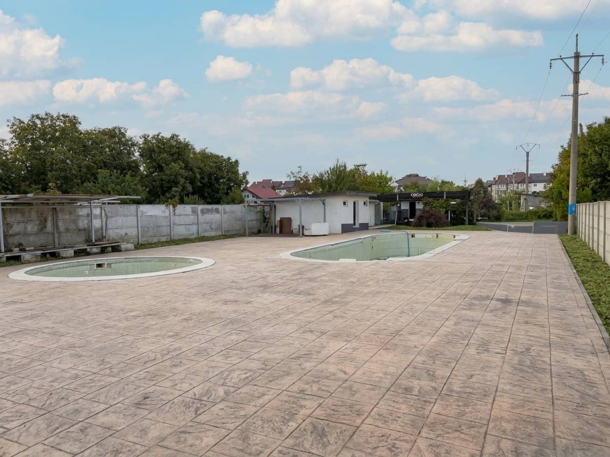 Spațiu Comercial Restaurant cu 5 piscine Ghermănești — fotografia 40 din 42