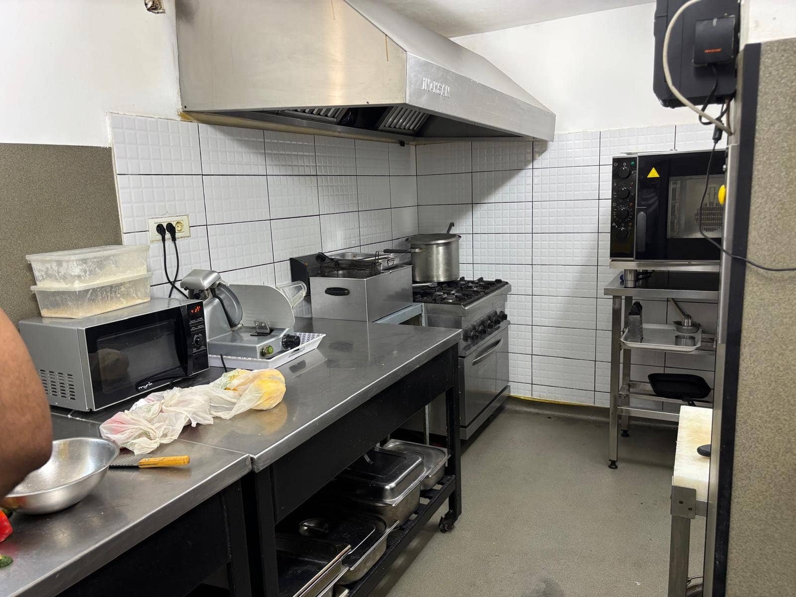 Spațiu Comercial Restaurant cu 5 piscine Ghermănești — fotografia 32 din 42