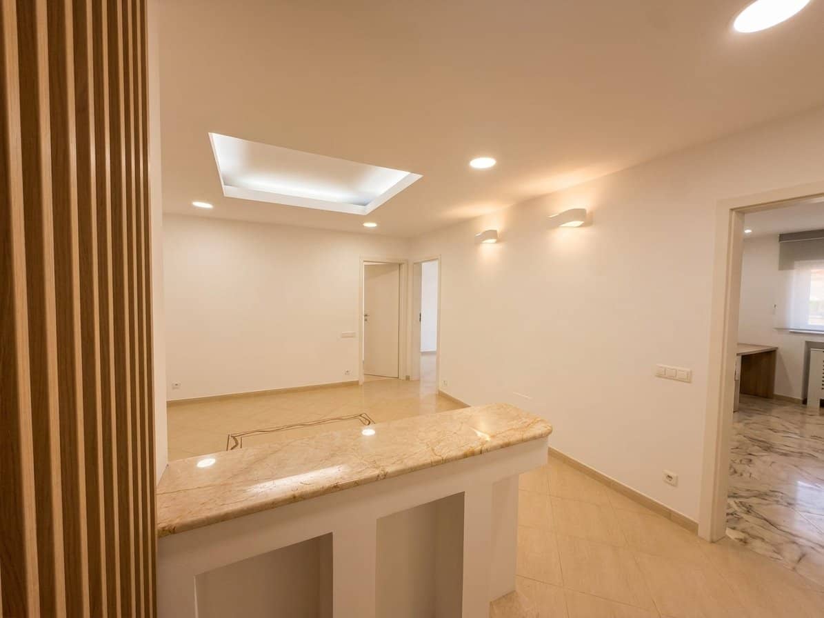 Apartament decomandat în centrul Bucureștiului — fotografia 3 din 21