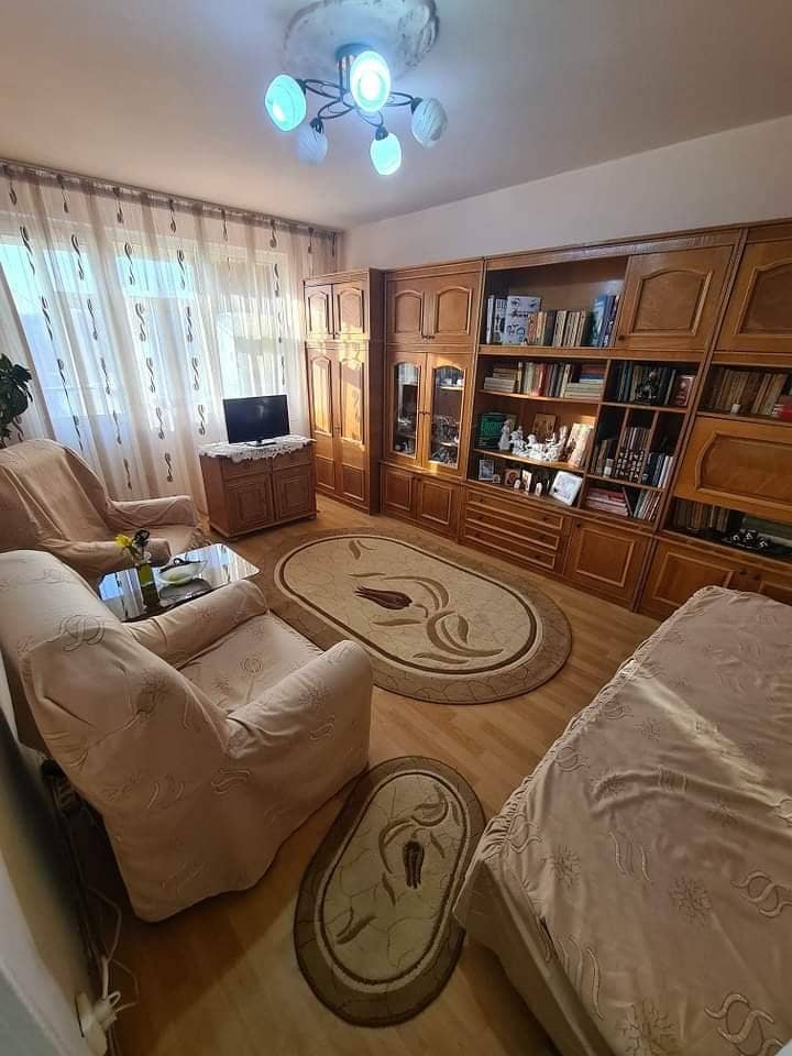 Apartament 3 camere – Șoseaua Giurgiului | Etaj 2/10 | Bloc reabilitat. — fotografia 1 din 8