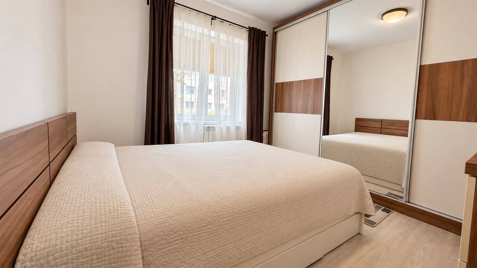 3 camere decomandate Două balcoane Parcare inclusă - Titan–Basarabia — fotografia 9 din 16