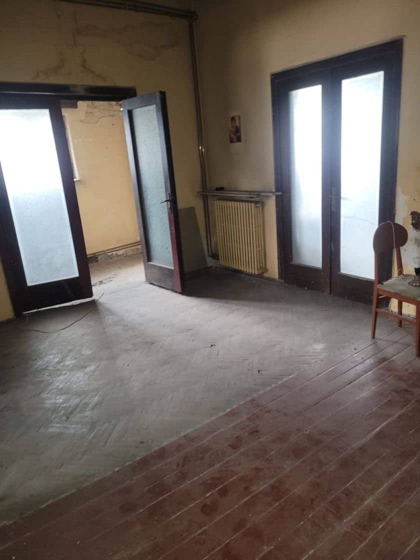 Casă individuală centrală cu teren generos, Cosbuc — fotografia 7 din 10