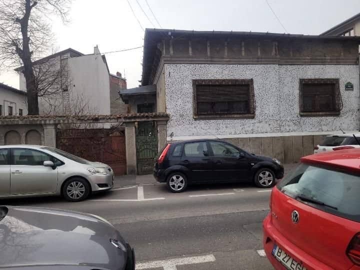 Casă individuală centrală cu teren generos, Cosbuc — fotografia 1 din 10