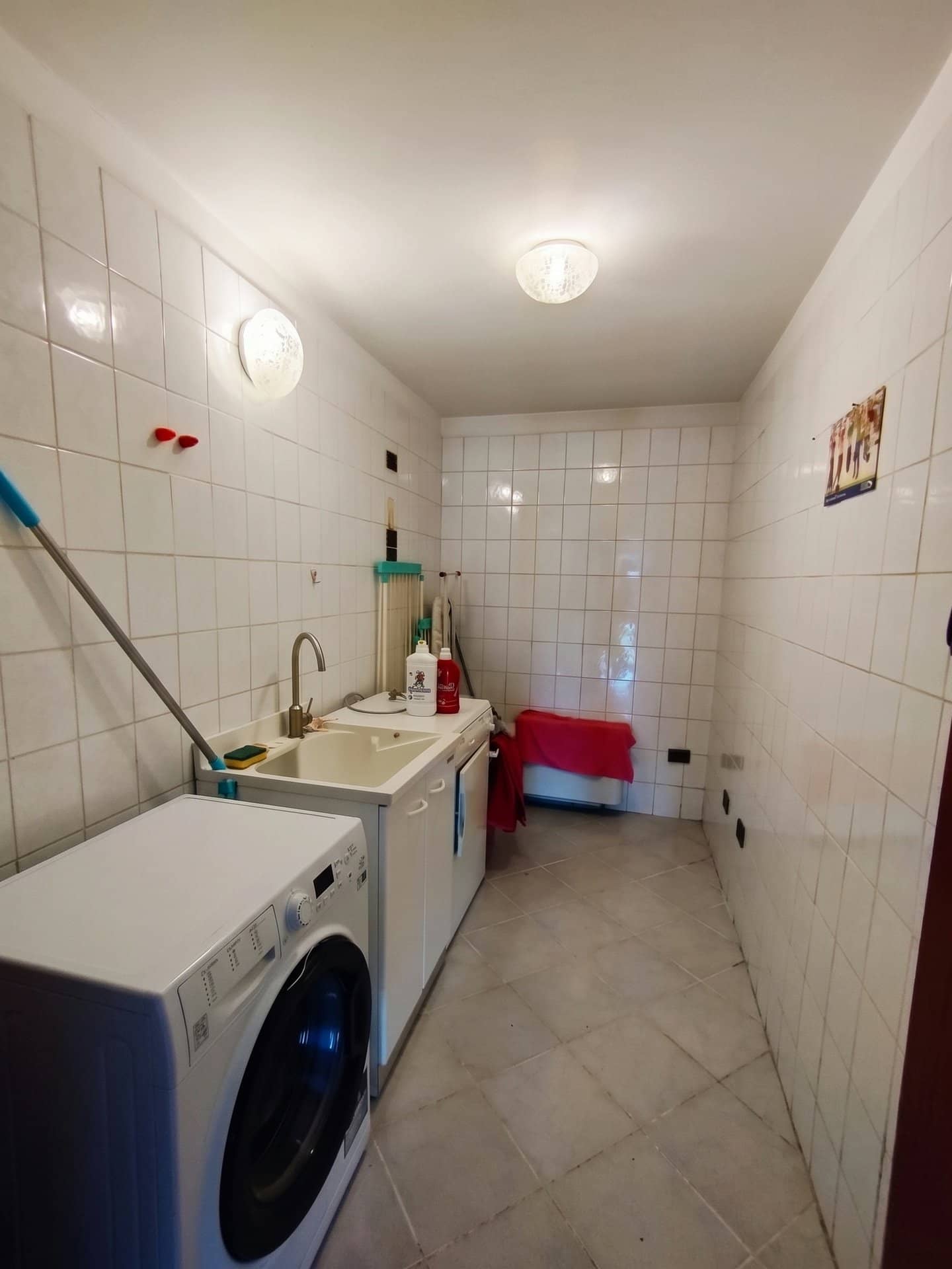SUPER OCAZIE SE VINDE VILA DE LUX SI CASA DE OASPESTI IN BALOTESTI LA LAC 554000Euro — fotografia 13 din 59