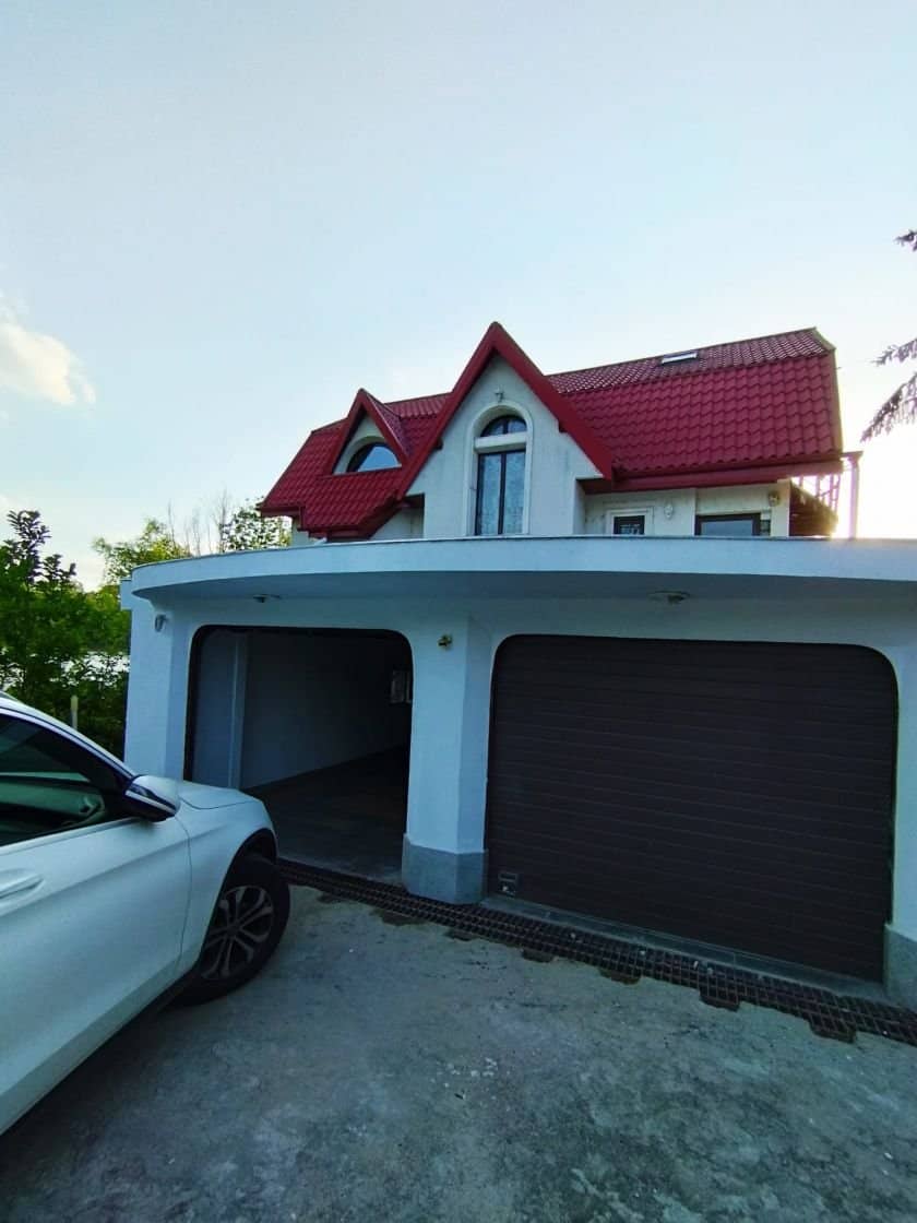 SUPER OCAZIE SE VINDE VILA DE LUX SI CASA DE OASPESTI IN BALOTESTI LA LAC 554000Euro — fotografia 2 din 59