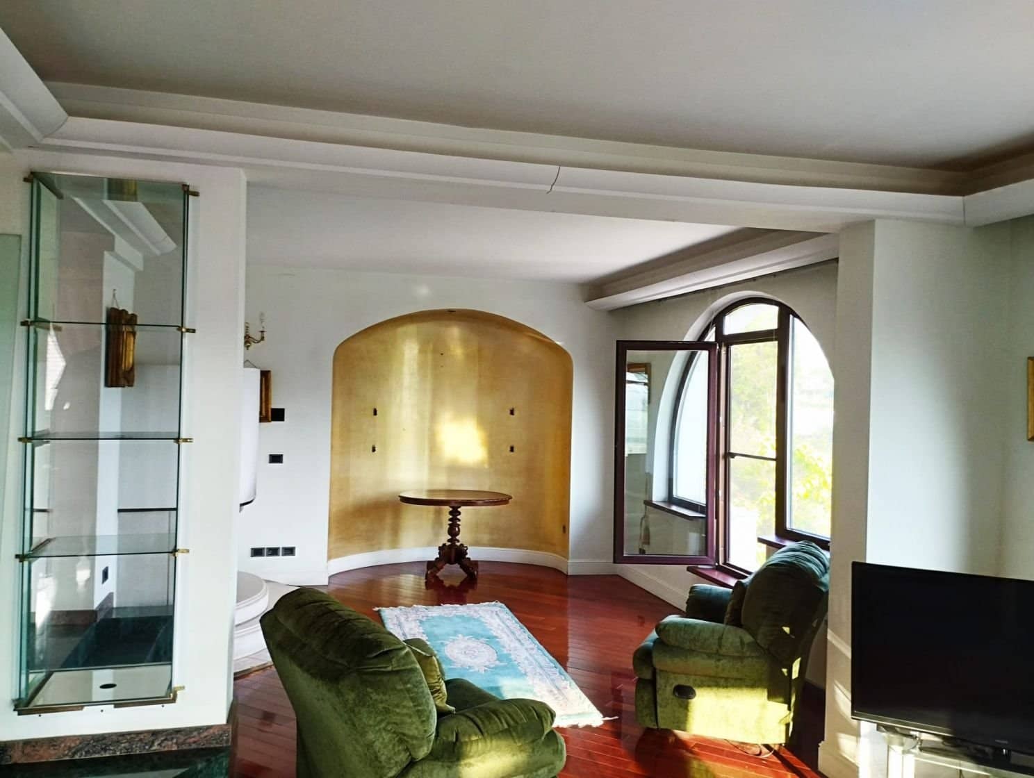 SUPER OCAZIE SE VINDE VILA DE LUX SI CASA DE OASPESTI IN BALOTESTI LA LAC 554000Euro — fotografia 44 din 59