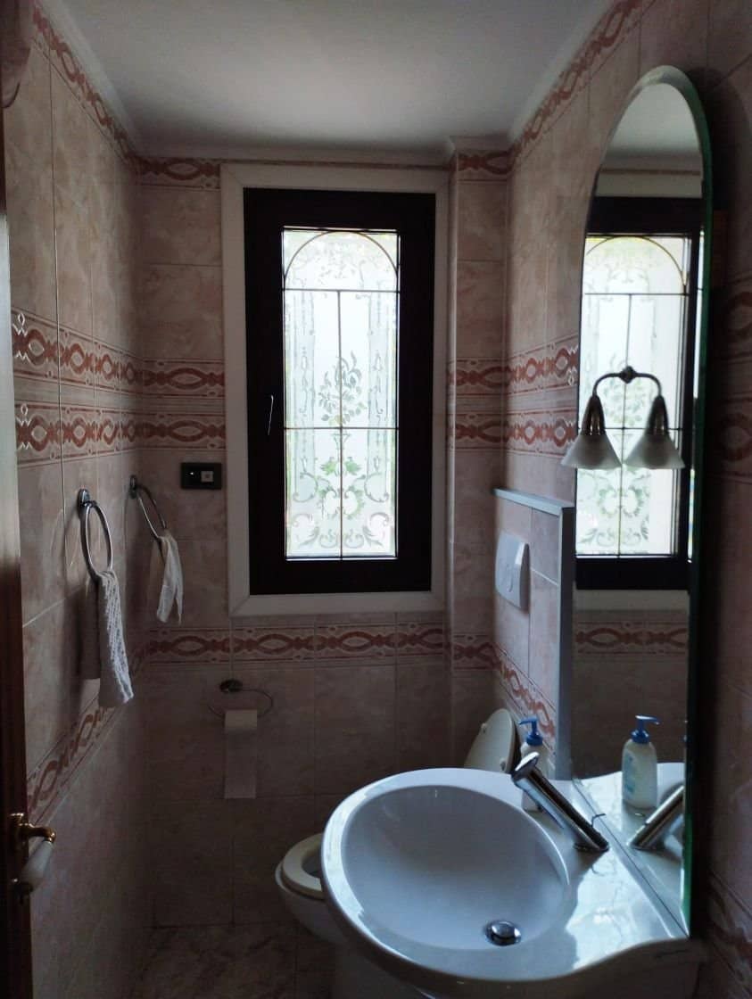 SUPER OCAZIE SE VINDE VILA DE LUX SI CASA DE OASPESTI IN BALOTESTI LA LAC 554000Euro — fotografia 59 din 59
