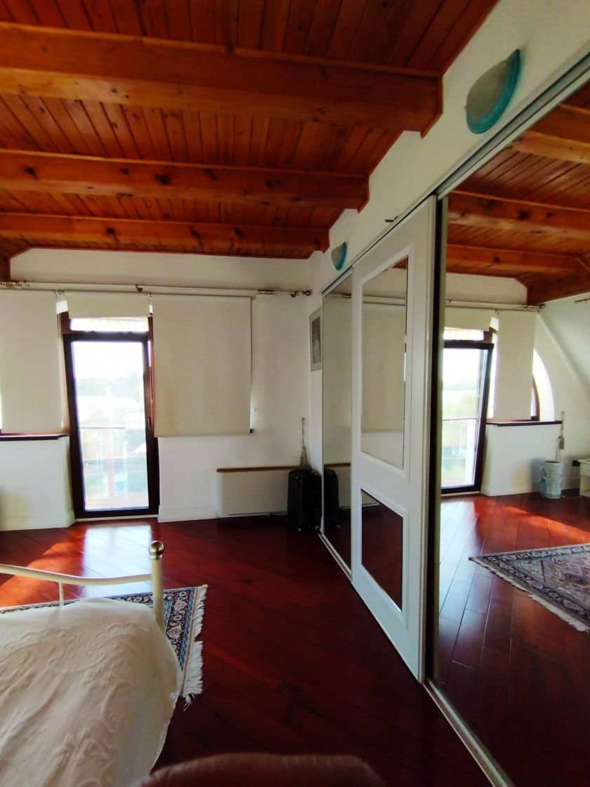 SUPER OCAZIE SE VINDE VILA DE LUX SI CASA DE OASPESTI IN BALOTESTI LA LAC 554000Euro — fotografia 30 din 59