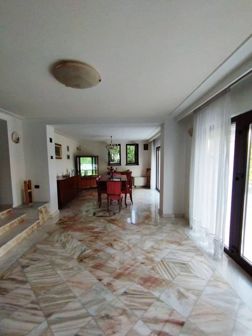 SUPER OCAZIE SE VINDE VILA DE LUX SI CASA DE OASPESTI IN BALOTESTI LA LAC 554000Euro — fotografia 46 din 59
