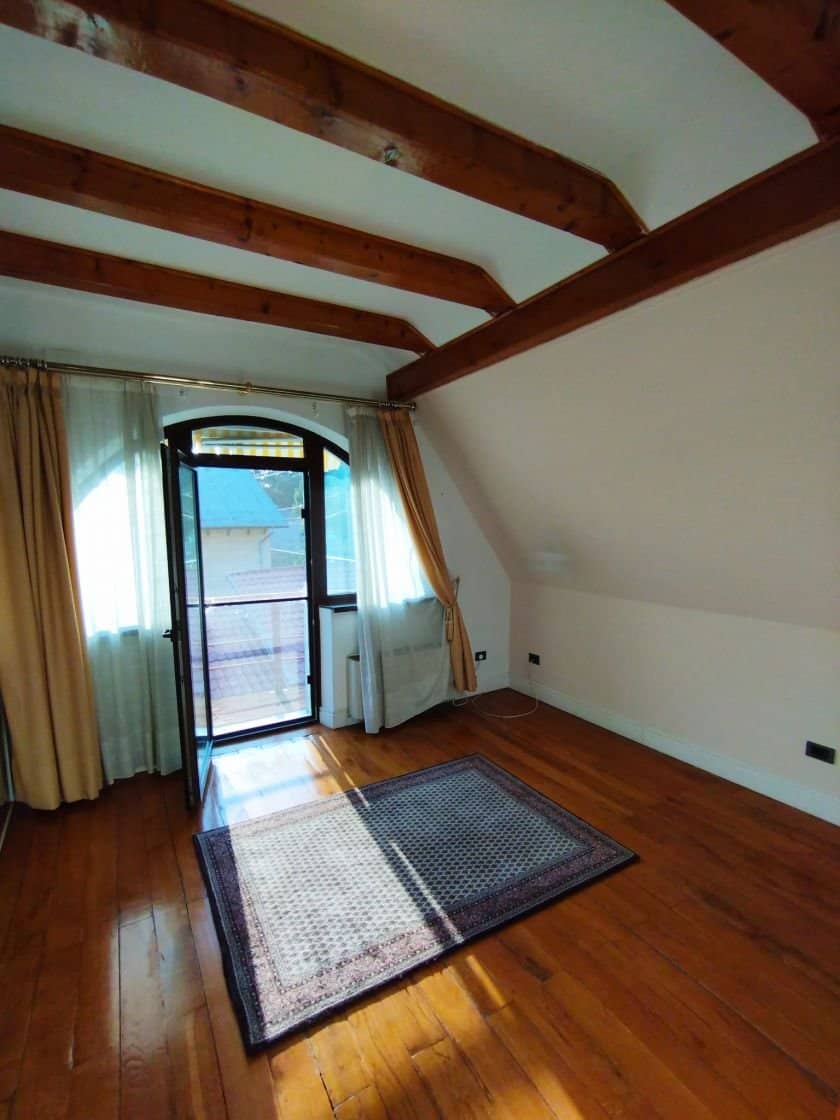 SUPER OCAZIE SE VINDE VILA DE LUX SI CASA DE OASPESTI IN BALOTESTI LA LAC 554000Euro — fotografia 24 din 59