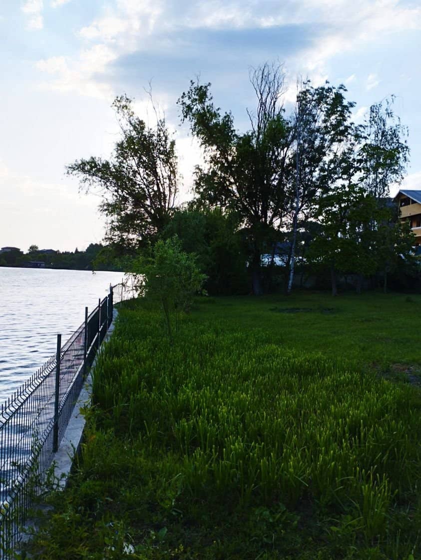 SUPER OCAZIE SE VINDE VILA DE LUX SI CASA DE OASPESTI IN BALOTESTI LA LAC 554000Euro — fotografia 57 din 59