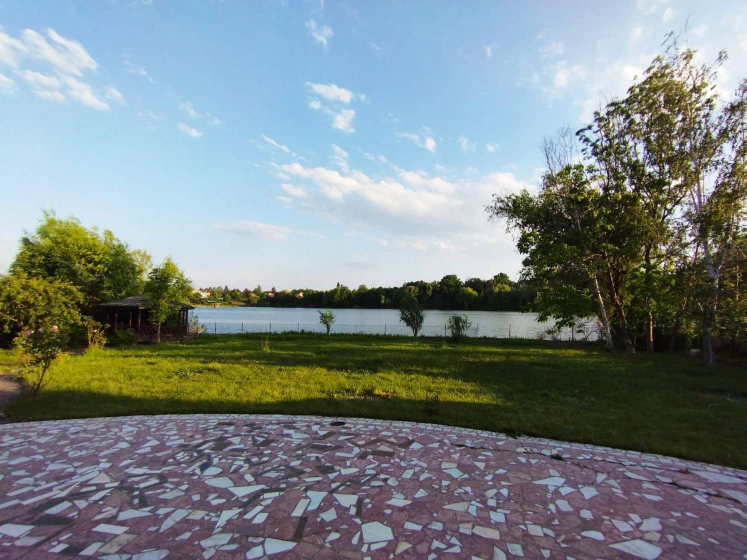 SUPER OCAZIE SE VINDE VILA DE LUX SI CASA DE OASPESTI IN BALOTESTI LA LAC 554000Euro — fotografia 8 din 59
