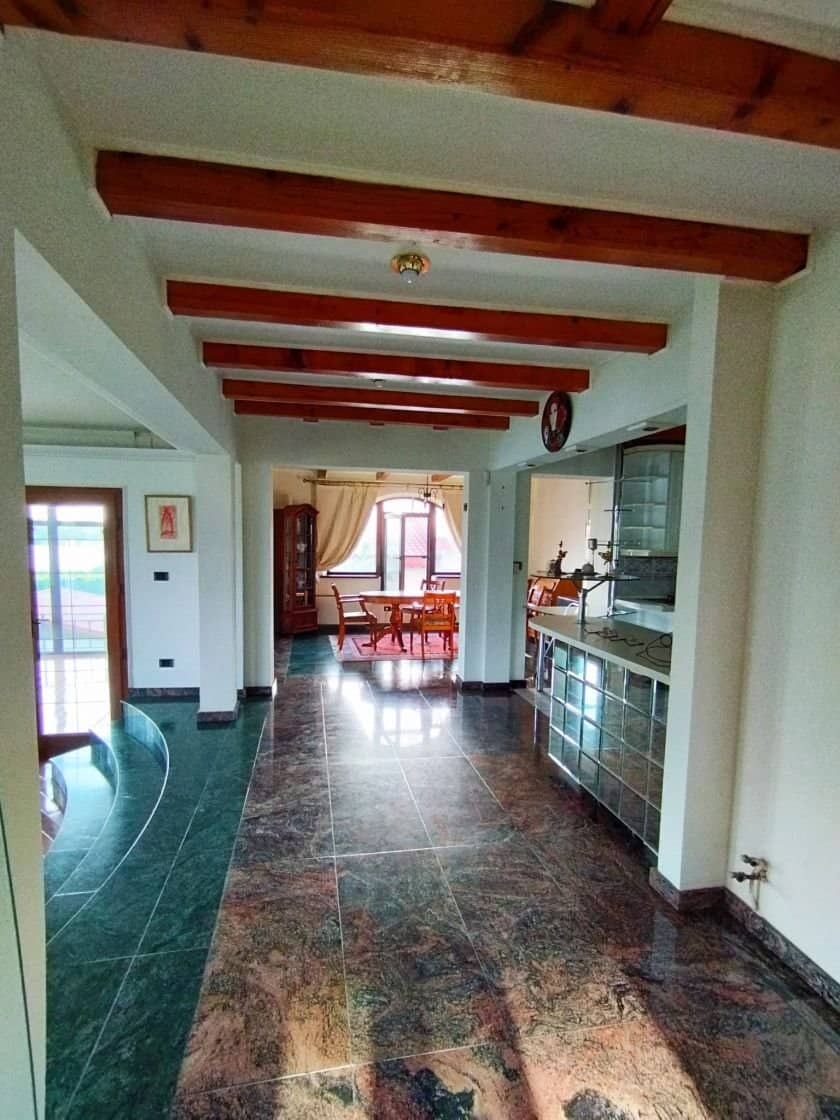 SUPER OCAZIE SE VINDE VILA DE LUX SI CASA DE OASPESTI IN BALOTESTI LA LAC 554000Euro — fotografia 31 din 59