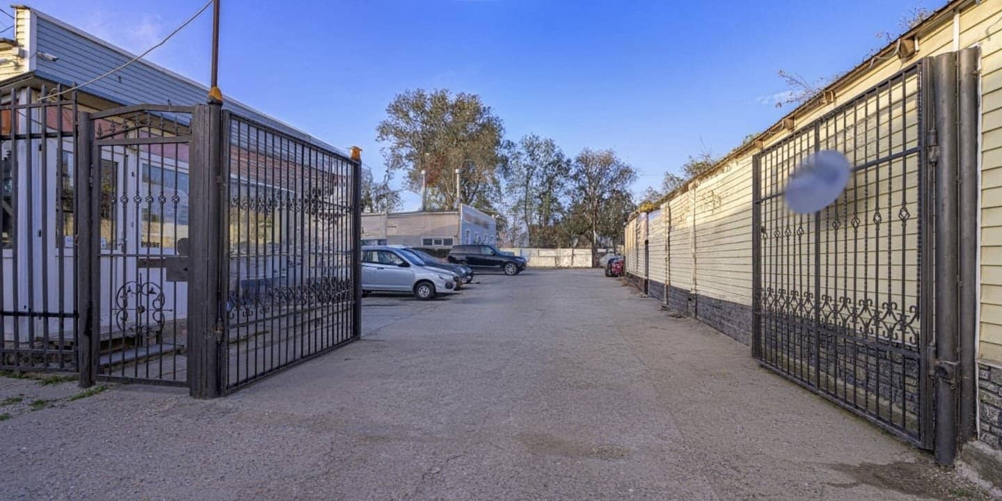 COMPLEX INDUSTRIAL DE VANZARE - PANTELIMON — fotografia 1 din 8