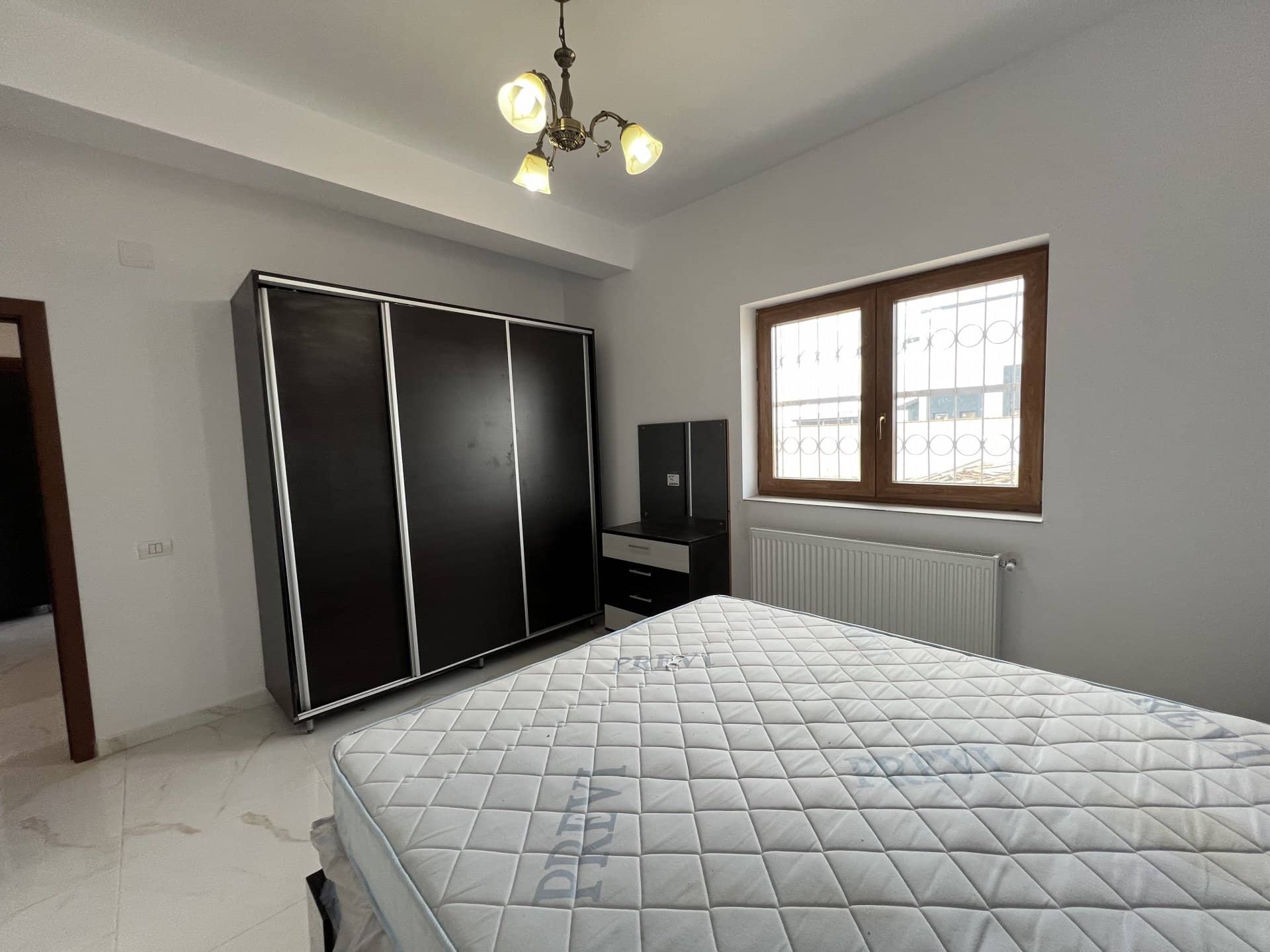 Casa noua de colt- Frumusani - Orasti. 4 camere. 500 mp teren. — fotografia 11 din 19