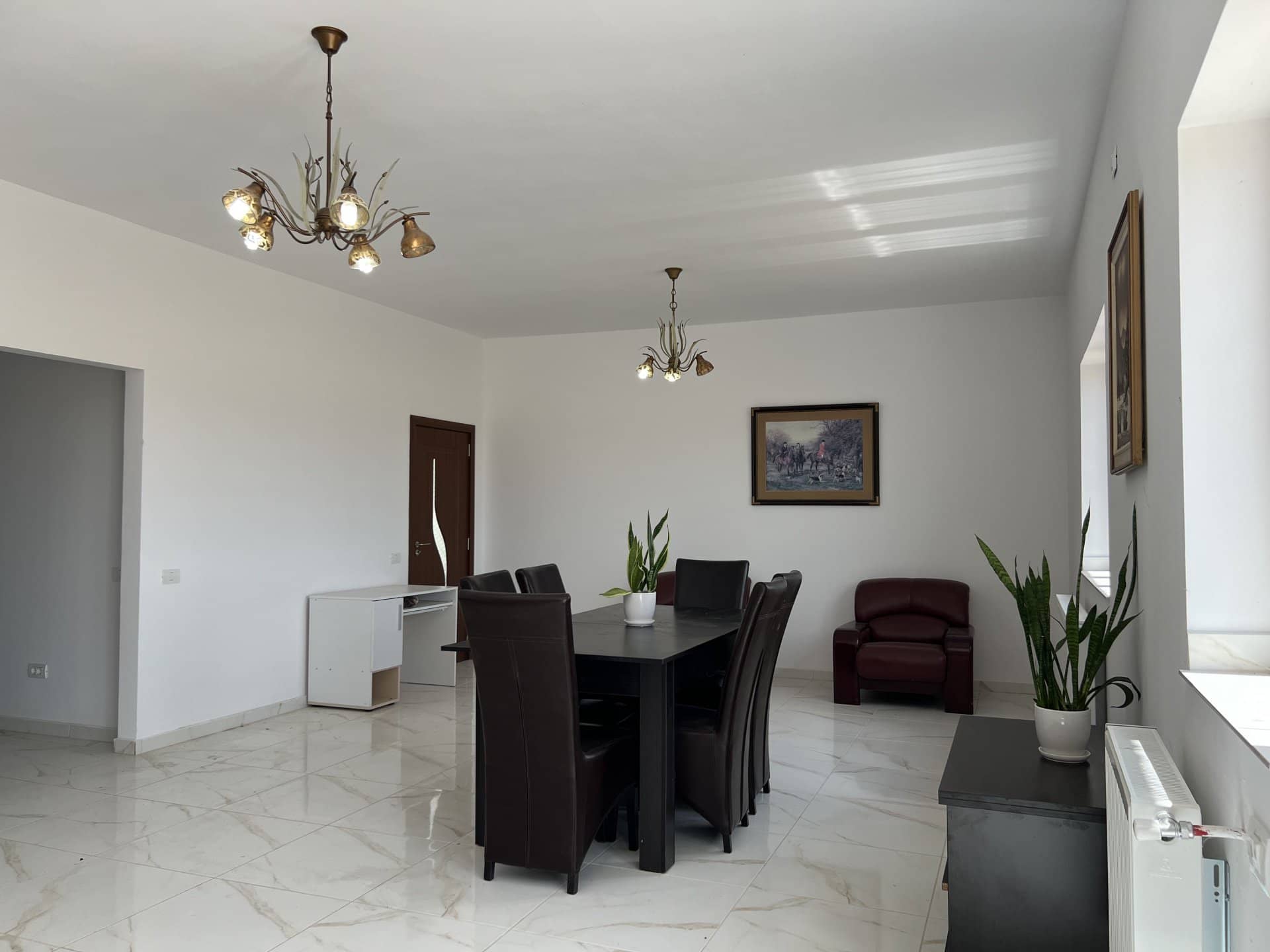 Casa noua de colt- Frumusani - Orasti. 4 camere. 500 mp teren. — fotografia 9 din 19