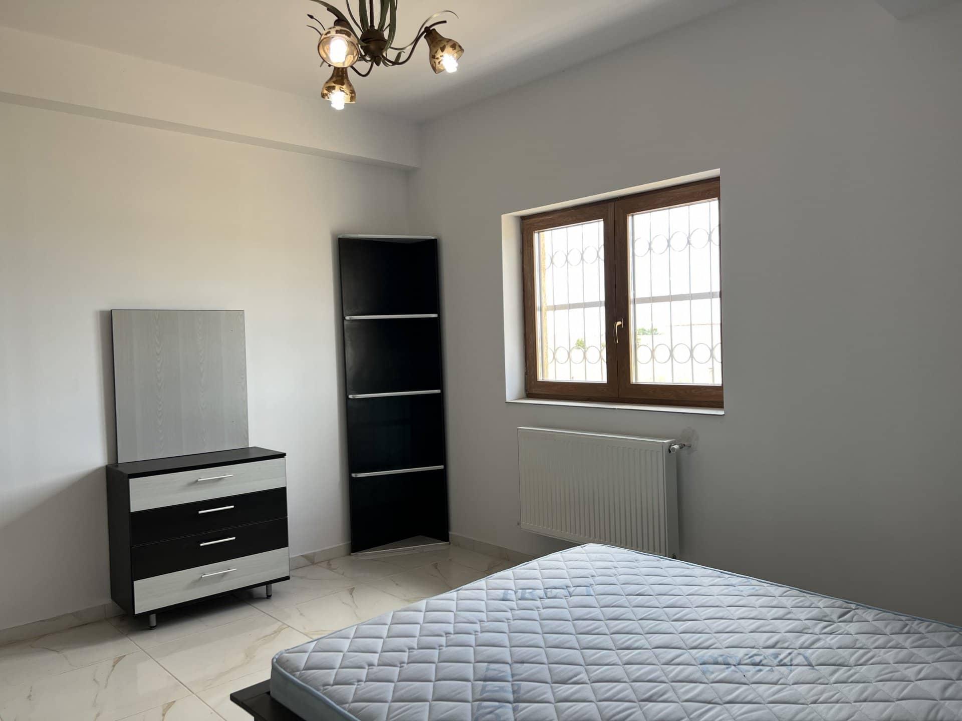 Casa noua de colt- Frumusani - Orasti. 4 camere. 500 mp teren. — fotografia 12 din 19