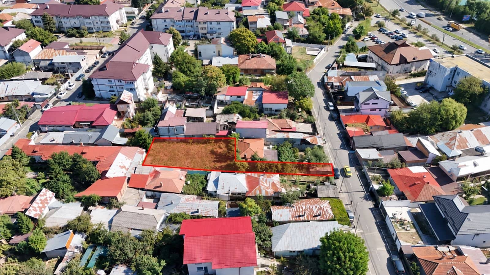 Teren de casa langa lac si metrou — fotografia 6 din 12