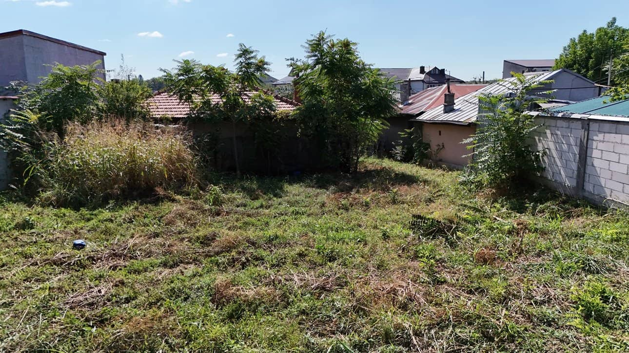 Teren de casa langa lac si metrou — fotografia 12 din 12