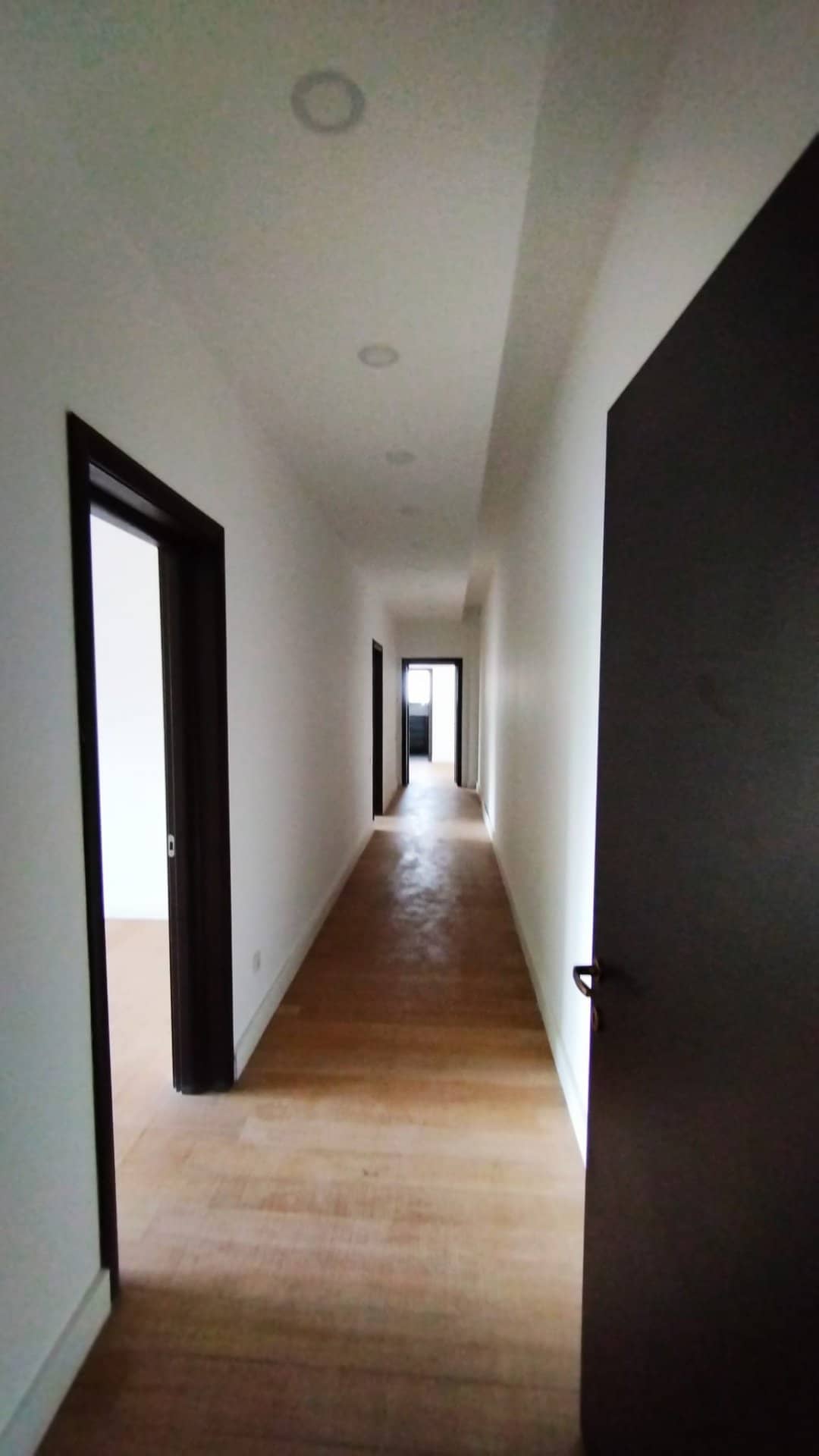 MEGA OCAZIE SE VIND APARTAMENTE IN ZONA NORDULUI- Herăstrău — fotografia 15 din 23