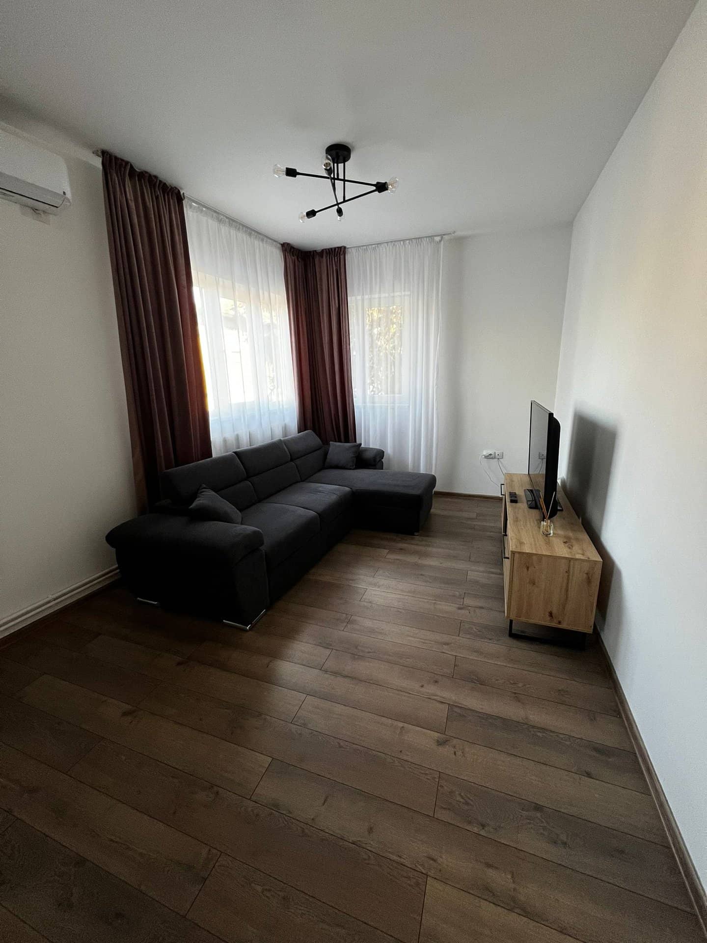 Apartament 2 camere generos în centrul Bucureștiului — fotografia 1 din 12