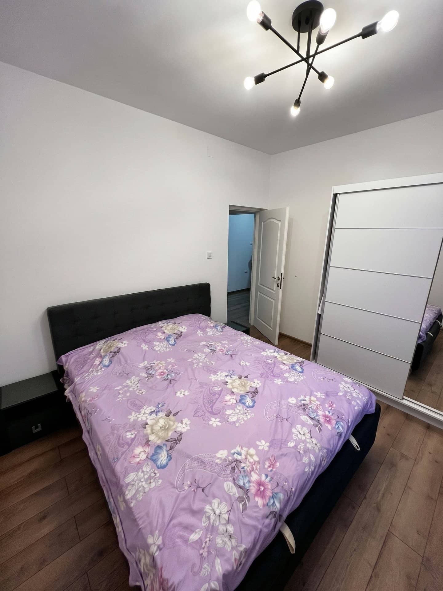 Apartament 2 camere generos în centrul Bucureștiului — fotografia 7 din 12
