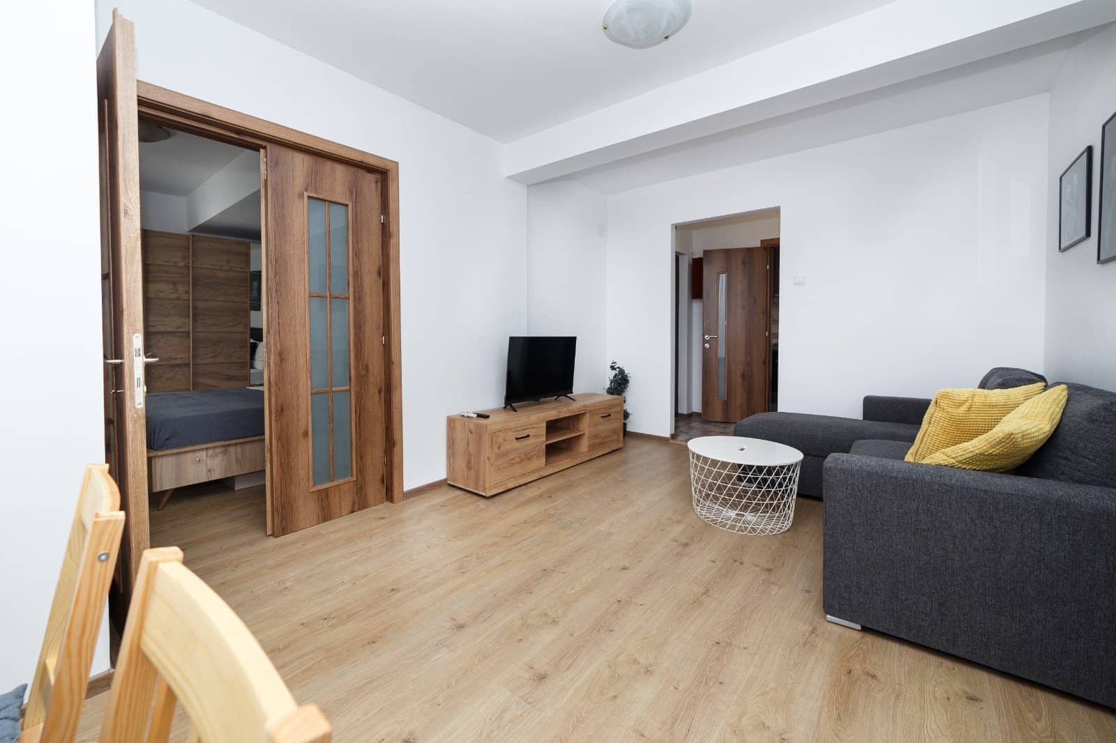 Apartament de închiriat – Universitate | 2 camere | Terasă 40 mp — fotografia 4 din 19
