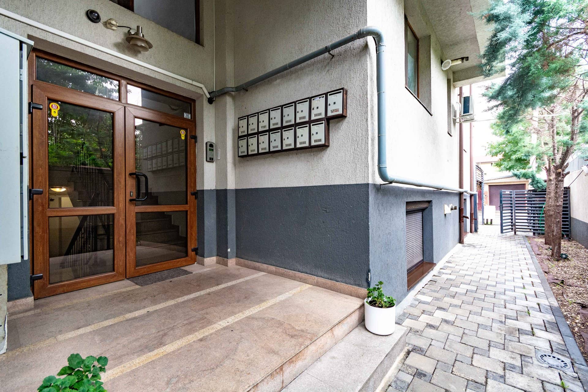 Bucureștii Noi, Chitila, Ap. 3 camere de vanzare, 13 Min Metrou Jiului, Renovat Lux, demisol — fotografia 16 din 19