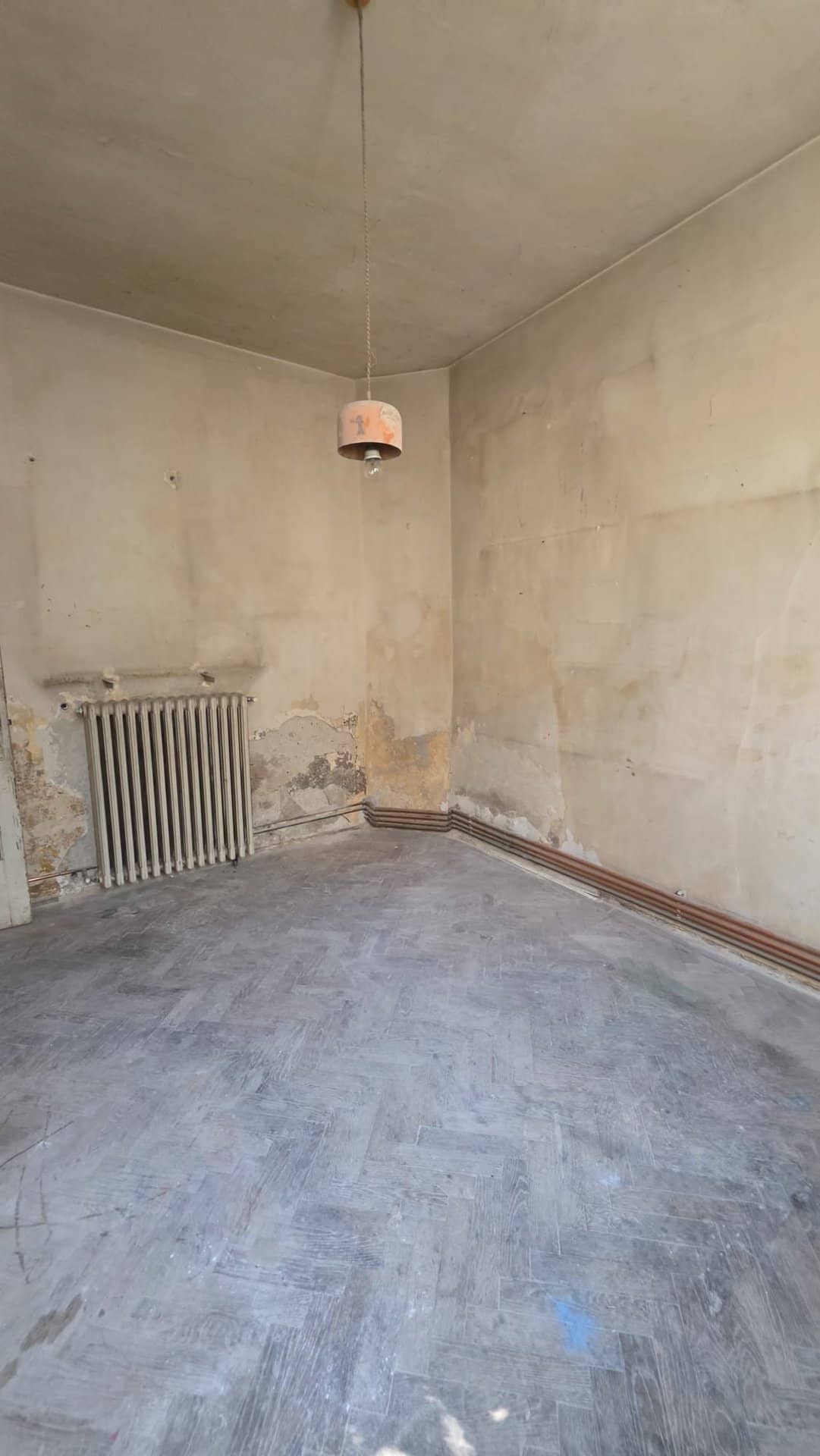 Casă cu 5 camere lângă Piața Sf. Ștefan — fotografia 5 din 17