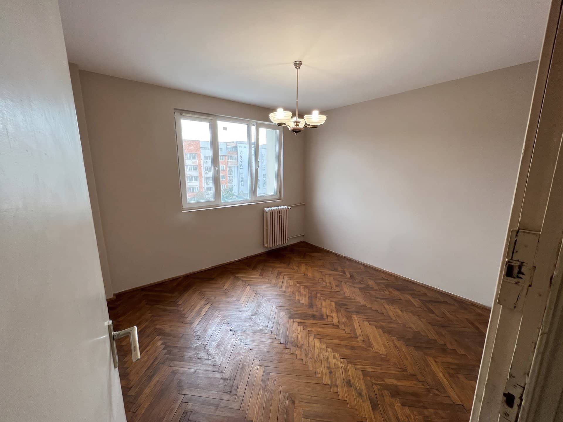 Apartament 2 camere decomandat, etaj 6, București — fotografia 3 din 10
