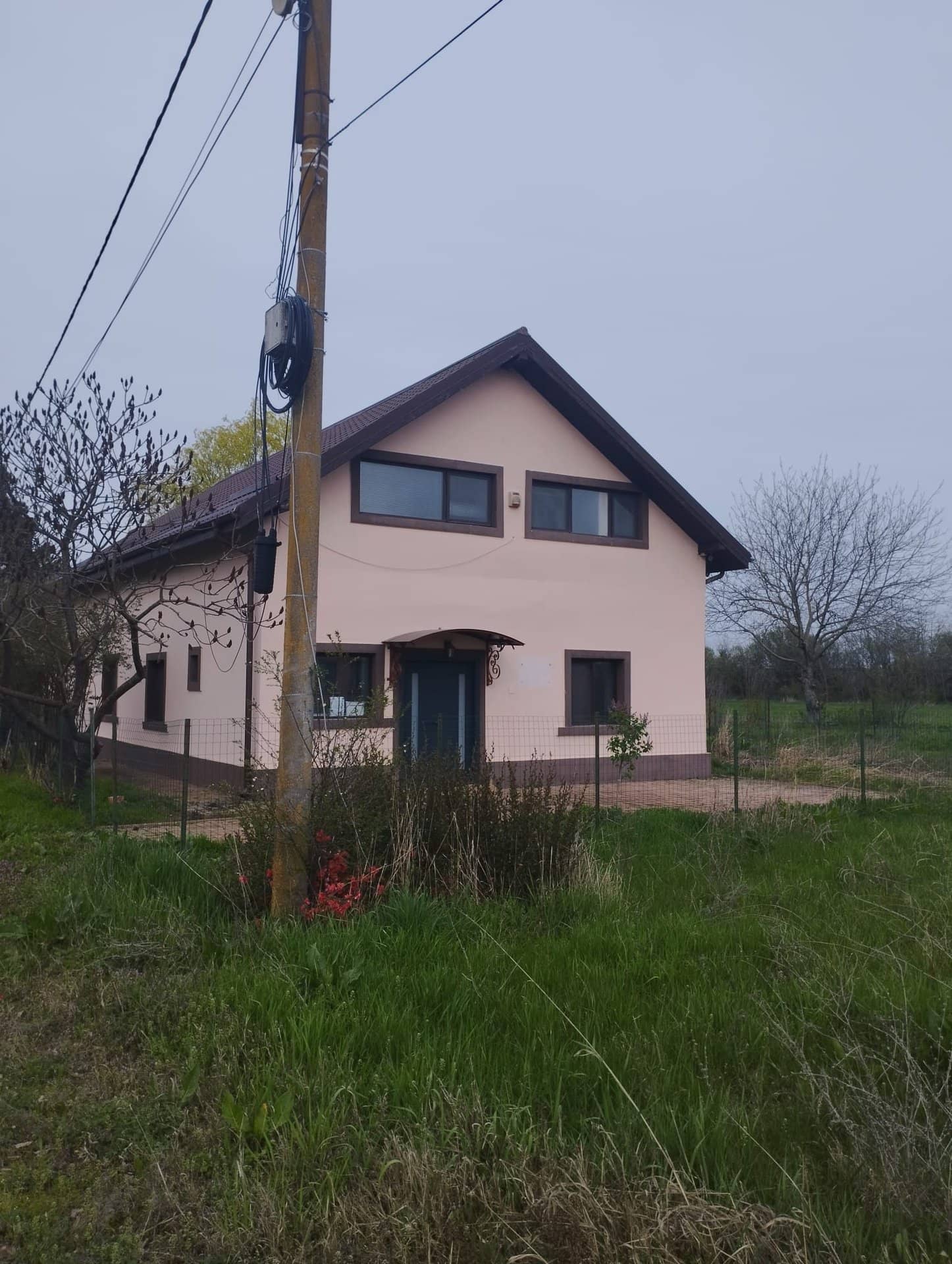 Complex lângă București cu 9 case pe 30.000 mp teren — fotografia 2 din 7