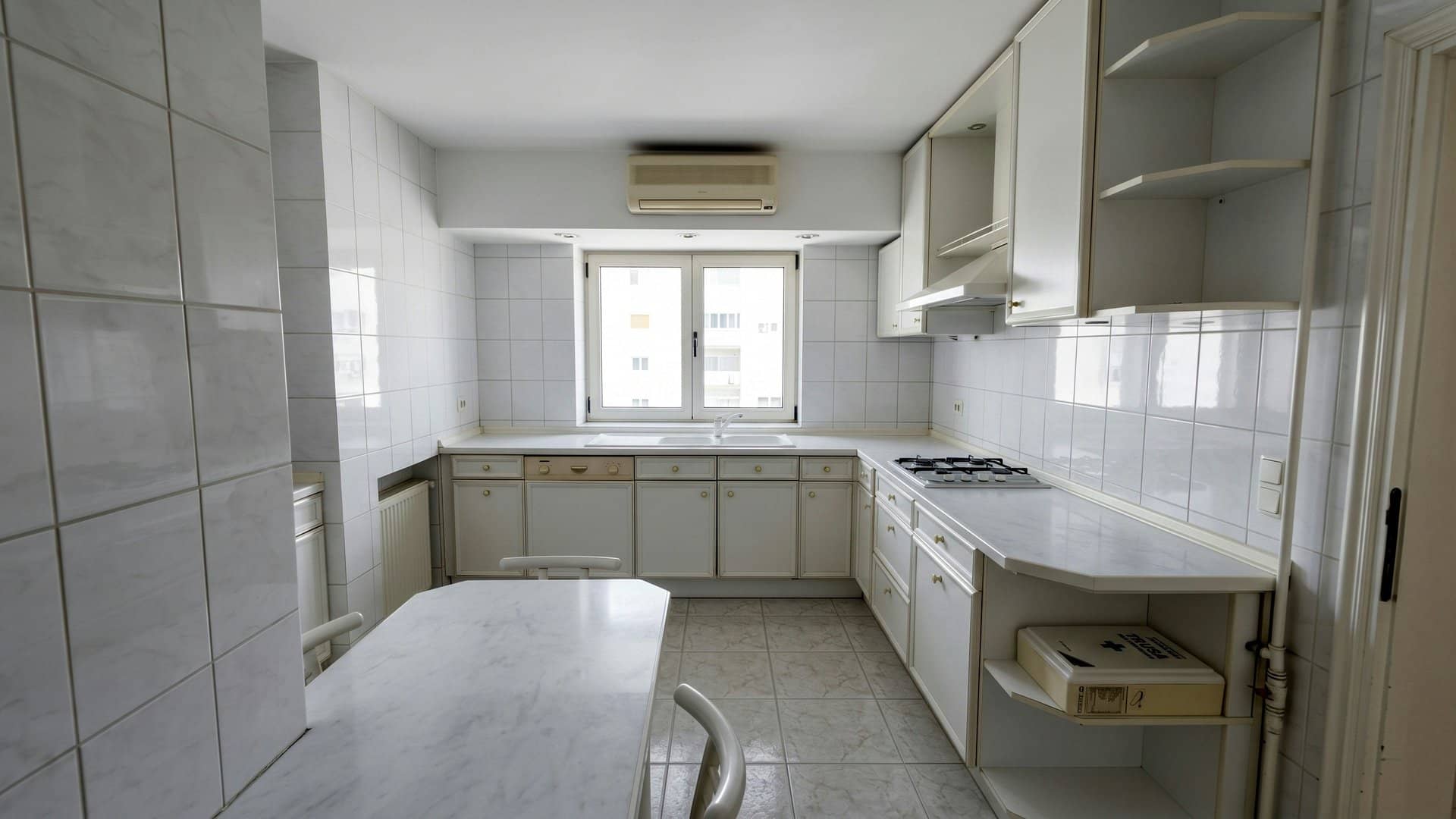 Apartament 4 camere cu terasă generoasă, etaj 6 — fotografia 5 din 12