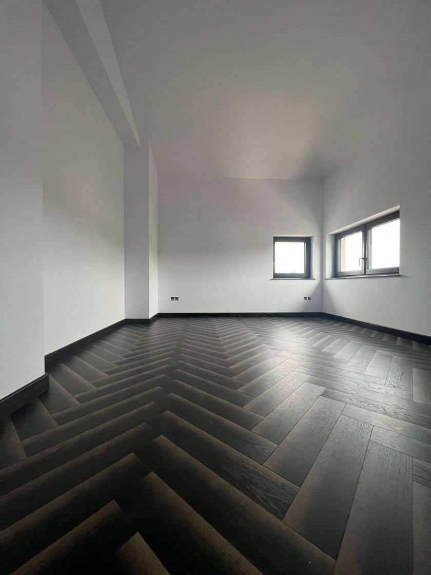 SUPER OCAZIE SE VIND 3 APARTAMENTE DE LUX IN VILA ZONA PARC CAROL COSBUC — fotografia 12 din 96