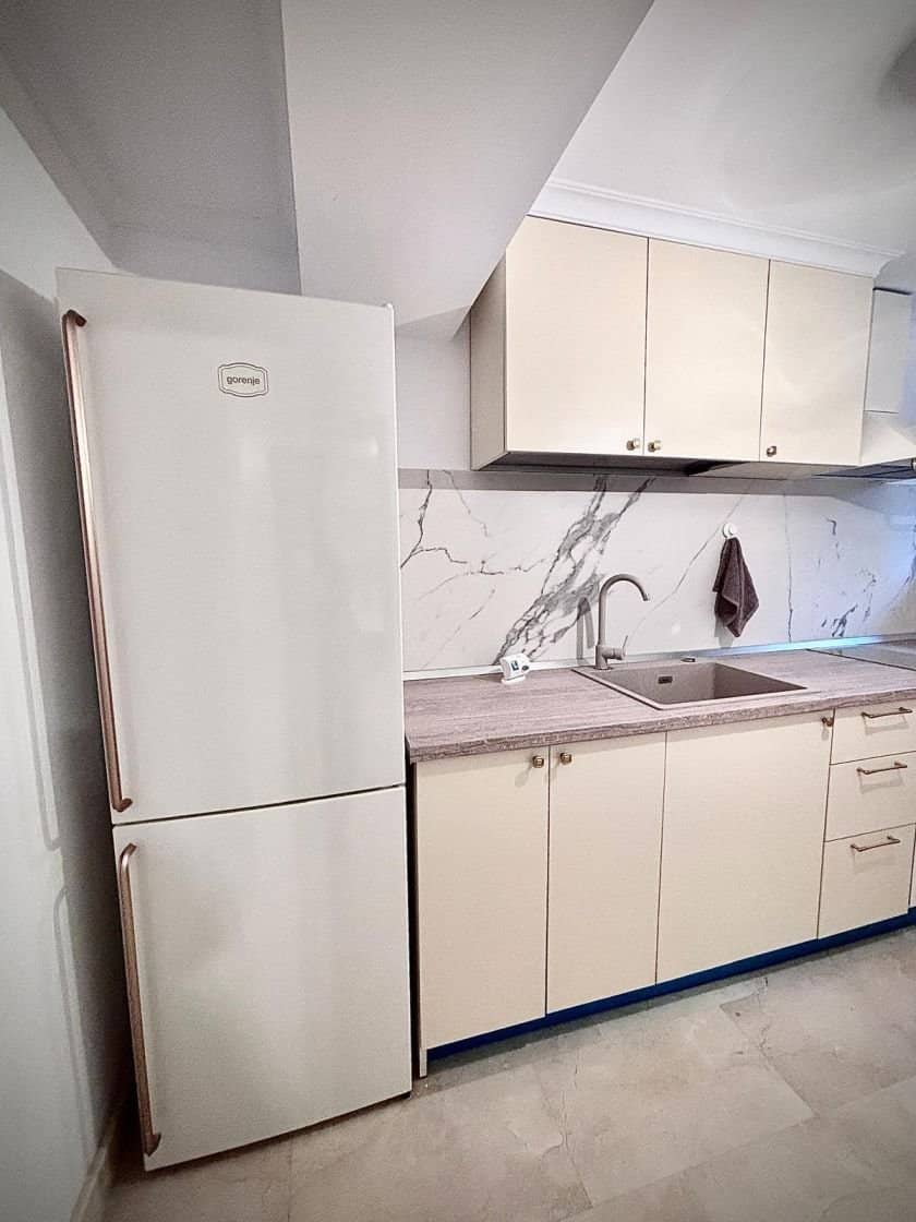 SUPER OCAZIE SE VIND 3 APARTAMENTE DE LUX IN VILA ZONA PARC CAROL COSBUC — fotografia 95 din 96
