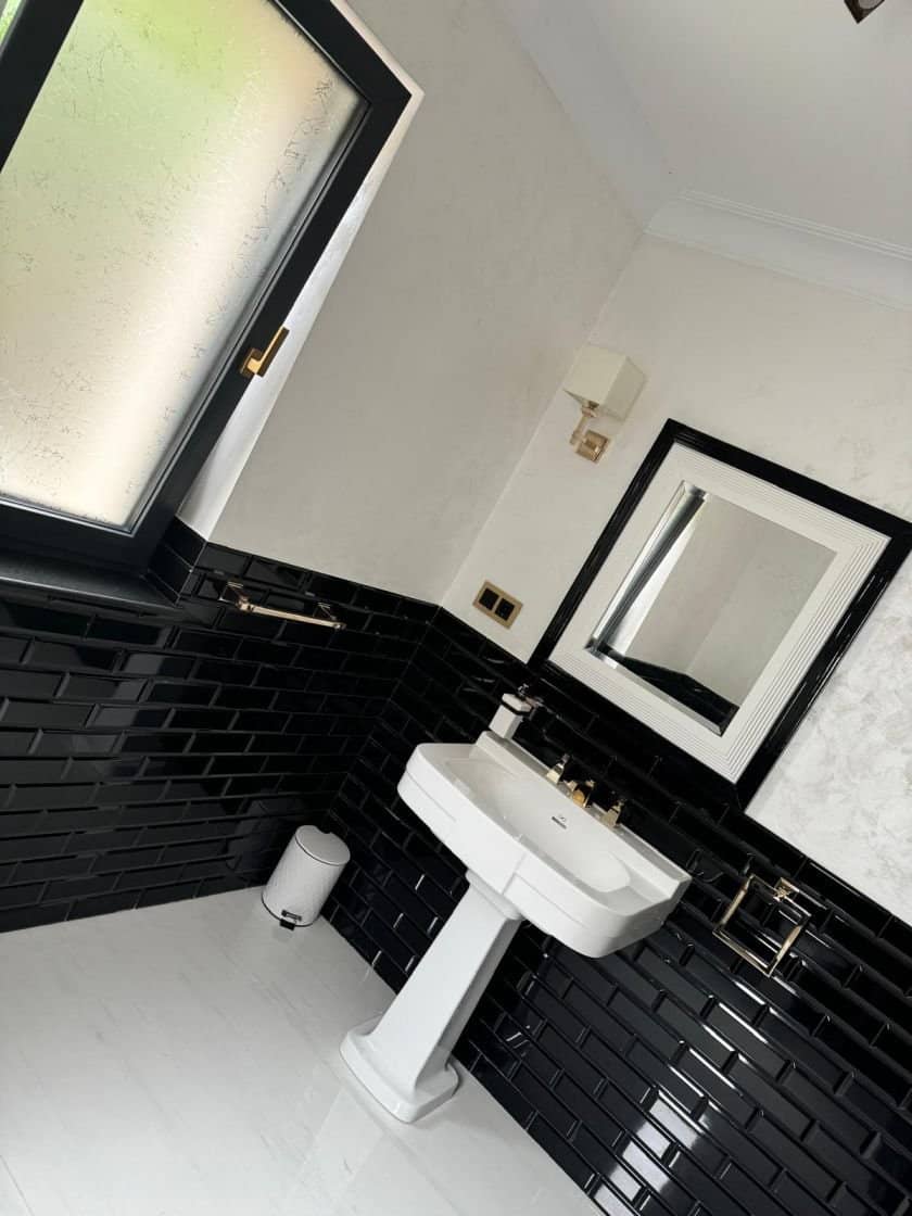 SUPER OCAZIE SE VIND 3 APARTAMENTE DE LUX IN VILA ZONA PARC CAROL COSBUC — fotografia 81 din 96
