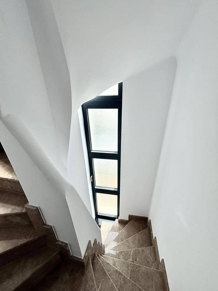SUPER OCAZIE SE VIND 3 APARTAMENTE DE LUX IN VILA ZONA PARC CAROL COSBUC — fotografia 72 din 96