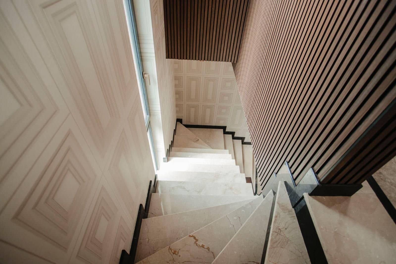 SUPER OCAZIE SE VIND 3 APARTAMENTE DE LUX IN VILA ZONA PARC CAROL COSBUC — fotografia 70 din 96