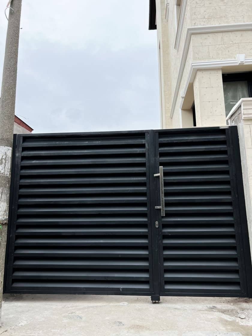 SUPER OCAZIE SE VIND 3 APARTAMENTE DE LUX IN VILA ZONA PARC CAROL COSBUC — fotografia 4 din 96